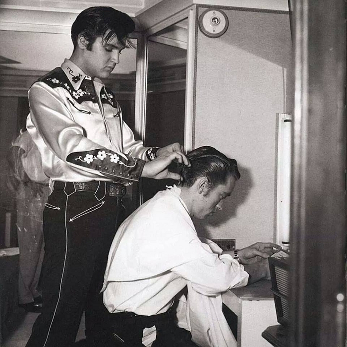 Hairweb De Elvis Presley Sein Friseur Seine Tolle Koteletten Und Rasur